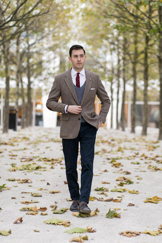 Dunkelrote bedruckte Krawatte kombinieren – 218 Herren Outfits