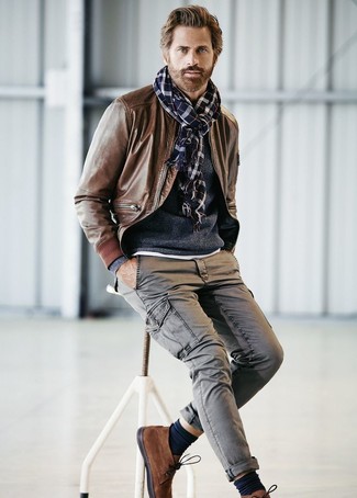 Wie Cargohose mit Chukka-Stiefel zu kombinieren – 118 Herren Outfits