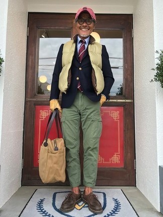 Wie Cargohose mit Chukka-Stiefel zu kombinieren – 118 Herren Outfits