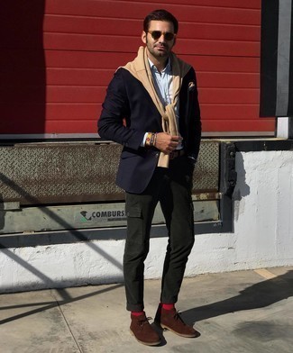 Wie Cargohose mit Chukka-Stiefel zu kombinieren – 118 Herren Outfits