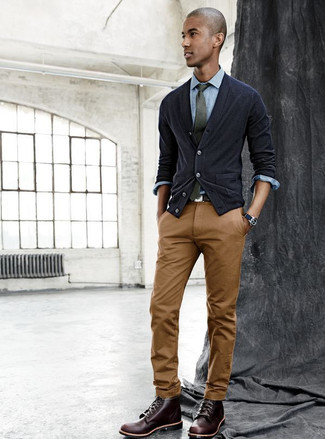 Wie Freizeitstiefel mit Businesshemdes zu kombinieren – 358 Herren Outfits
