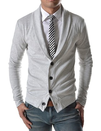 Welche enge Jeans mit dunkelgrauer Strickjacke zu tragen – 36 Herren Outfits