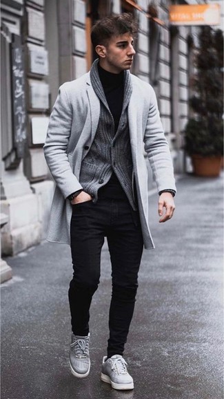 Welche enge Jeans mit dunkelgrauer Strickjacke zu tragen – 36 Herren Outfits