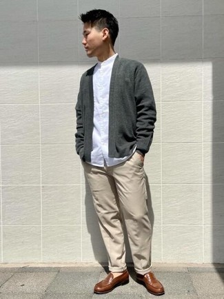 Dunkelgraue Strickjacke mit einer offenen Front kombinieren – 39 Herren Outfits