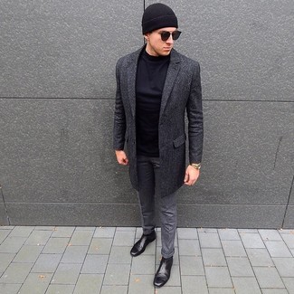 Wie dunkelgrauen Mantel mit schwarzer Chelsea Boots aus Leder zu kombinieren – 121 Herren Outfits