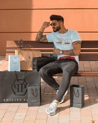 Welche Sportschuhe mit dunkelgrauer enger Jeans zu tragen – 40 Herren Outfits