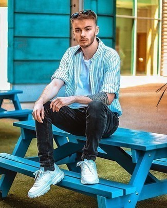 Welche Sportschuhe mit dunkelgrauer enger Jeans zu tragen – 40 Herren Outfits