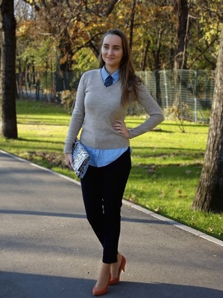 Dunkelgraue Leder Clutch mit Schlangenmuster kombinieren – 16 Damen Outfits