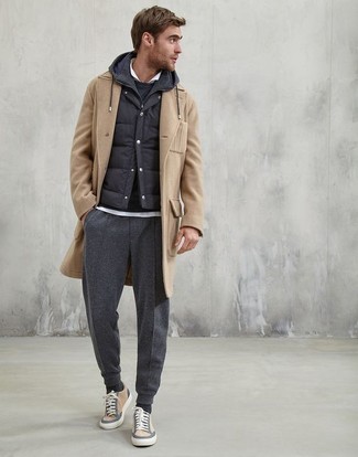 Dunkelgraue Jogginghose kombinieren – 107 Herren Outfits kalt Wetter