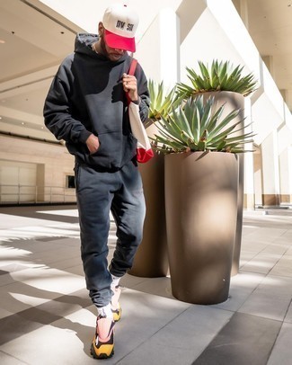 Dunkelgraue Jogginghose kombinieren – 186 Frühling Herren Outfits