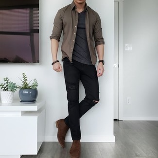 Dunkelgraues T-Shirt mit einem V-Ausschnitt kombinieren – 74 Herren Outfits
