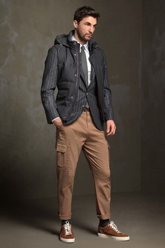 Dunkelgraue vertikal gestreifte Jacke kombinieren – 108 Herren Outfits