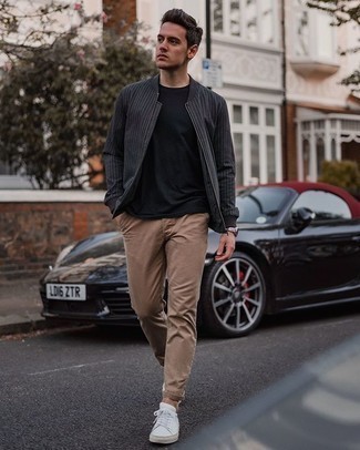 Dunkelgraue vertikal gestreifte Jacke kombinieren – 108 Herren Outfits