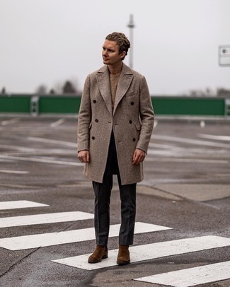Wie dunkelgraue Wollanzughose mit dunkelbrauner Chelsea Boots aus Wildleder zu kombinieren – 14 Herren Outfits
