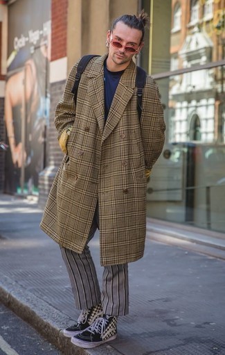 Hohe Sneakers mit Karomuster kombinieren – 7 Herren Outfits