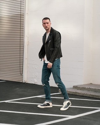 Hohe Sneakers mit Karomuster kombinieren – 7 Herren Outfits