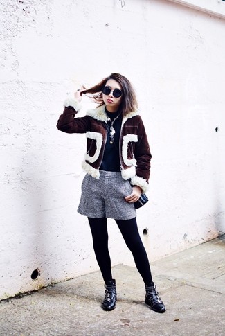 Shorts mit Karomuster kombinieren – 10 Damen Outfits