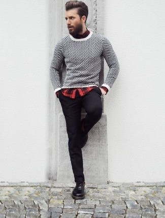 Pullover mit einem Rundhalsausschnitt mit Chevron-Muster kombinieren – 17 Herren Outfits