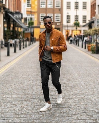 Wie Pullover mit einem Rundhalsausschnitt mit Bomberjacke zu kombinieren – 334 Herren Outfits