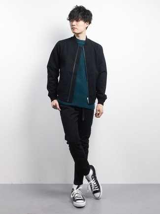 Wie Pullover mit einem Rundhalsausschnitt mit Bomberjacke zu kombinieren – 334 Herren Outfits