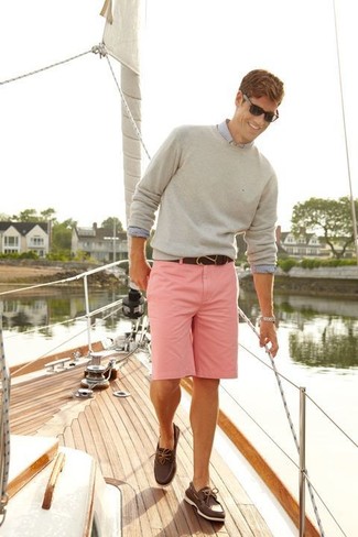 Wie Pullover mit einem Rundhalsausschnitt mit Langarmhemdes zu kombinieren – 1486+ Herren Outfits