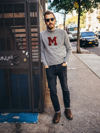 Wie Pullover mit einem Rundhalsausschnitt mit Langarmhemdes zu kombinieren – 1486+ Herren Outfits