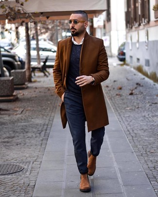 Wie Pullover mit einem Rundhalsausschnitt mit Langarmhemdes zu kombinieren – 1486+ Herren Outfits