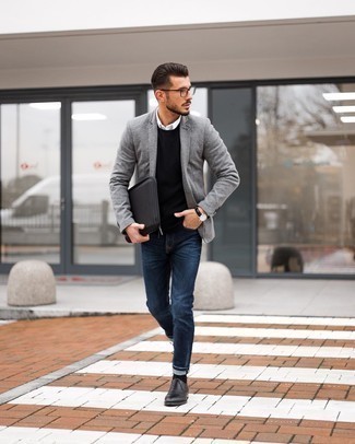 20 Jährige: Wie Pullover mit einem Rundhalsausschnitt mit Langarmhemdes zu kombinieren – 239 Herren Outfits warm Wetter