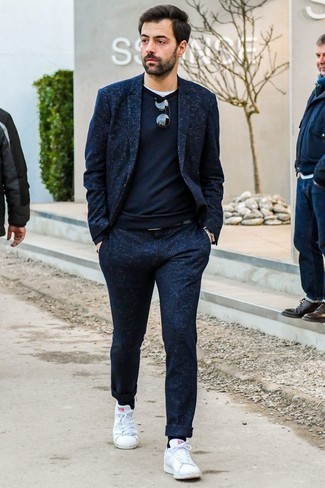 Wie Pullover mit einem Rundhalsausschnitt mit Anzuges zu kombinieren – 181 Herren Outfits