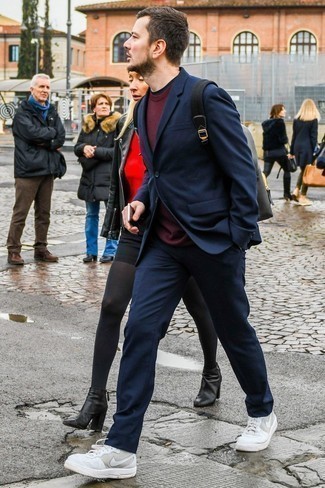 Wie Pullover mit einem Rundhalsausschnitt mit Anzuges zu kombinieren – 181 Herren Outfits