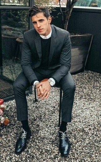Wie Pullover mit einem Rundhalsausschnitt mit Anzuges zu kombinieren – 181 Herren Outfits
