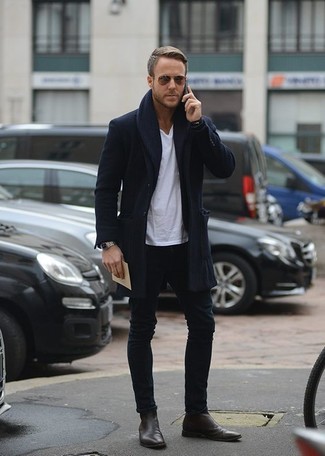 Wie T-Shirt mit einem Rundhalsausschnitt mit Chelsea Boots zu kombinieren – 1585+ Herren Outfits