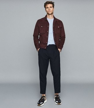 Wie T-Shirt mit einem Rundhalsausschnitt mit Shirtjacke zu kombinieren – 2000+ Herren Outfits