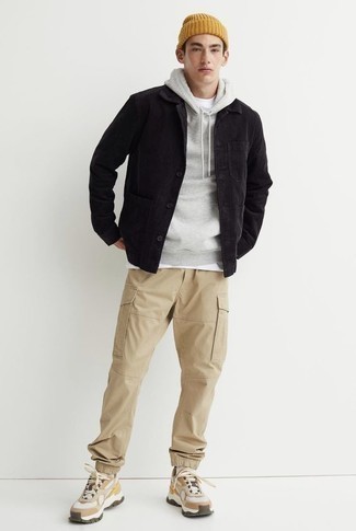 Wie T-Shirt mit einem Rundhalsausschnitt mit Shirtjacke zu kombinieren – 2000+ Herren Outfits