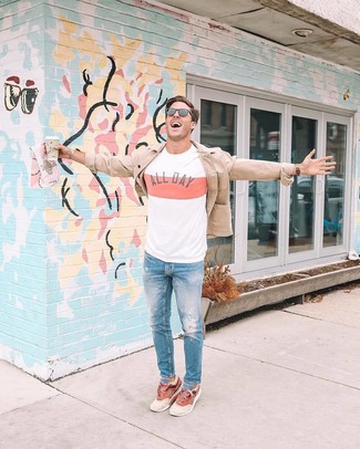 Wie T-Shirt mit einem Rundhalsausschnitt mit Shirtjacke zu kombinieren – 32 Lässige Herbst Herren Outfits