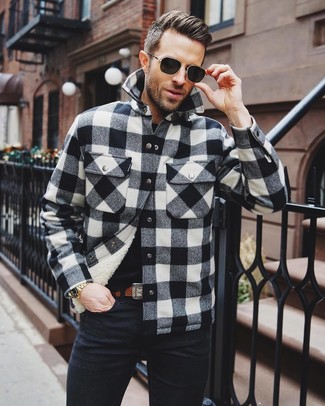 Wie T-Shirt mit einem Rundhalsausschnitt mit Shirtjacke zu kombinieren – 2000+ Herren Outfits