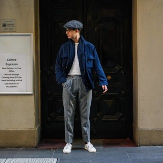 Wie T-Shirt mit einem Rundhalsausschnitt mit Shirtjacke zu kombinieren – 2000+ Herren Outfits