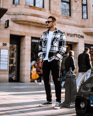 Wie T-Shirt mit einem Rundhalsausschnitt mit Shirtjacke zu kombinieren – 2000+ Herren Outfits