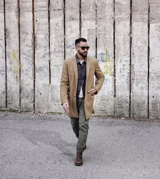 Wie T-Shirt mit einem Rundhalsausschnitt mit Shirtjacke zu kombinieren – 2000+ Herren Outfits