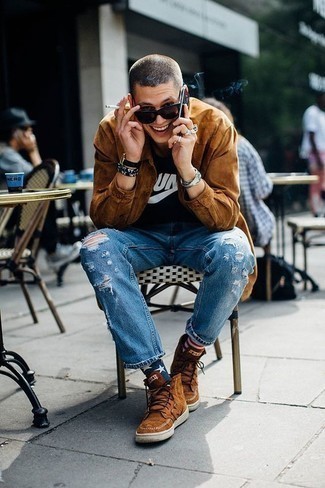 Wie T-Shirt mit einem Rundhalsausschnitt mit Shirtjacke zu kombinieren – 32 Lässige Herbst Herren Outfits