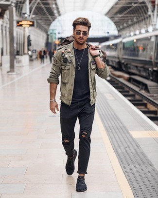 Wie T-Shirt mit einem Rundhalsausschnitt mit Shirtjacke zu kombinieren – 118 Lässige Herren Outfits