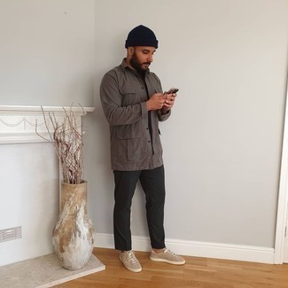 Wie T-Shirt mit einem Rundhalsausschnitt mit Shirtjacke zu kombinieren – 2000+ Herren Outfits