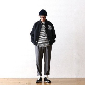 Wie T-Shirt mit einem Rundhalsausschnitt mit Shirtjacke zu kombinieren – 2000+ Herren Outfits
