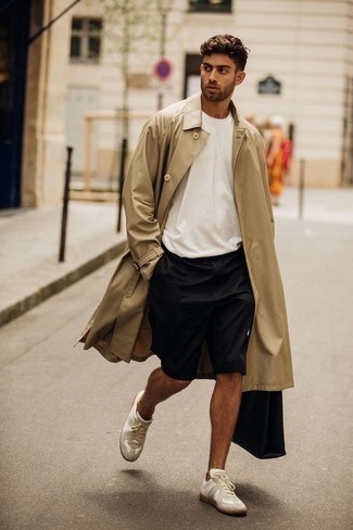 Wie T-Shirt mit einem Rundhalsausschnitt mit Shorts zu kombinieren – 75 Frühling Herren Outfits