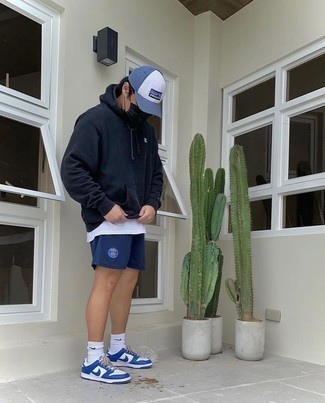 Wie T-Shirt mit einem Rundhalsausschnitt mit Shorts zu kombinieren – 75 Frühling Herren Outfits