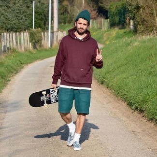 Wie T-Shirt mit einem Rundhalsausschnitt mit Shorts zu kombinieren – 75 Frühling Herren Outfits