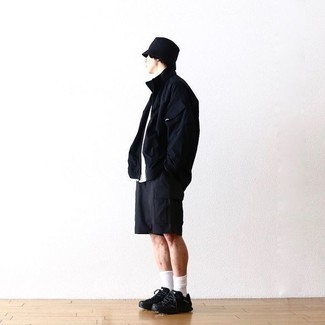 Wie T-Shirt mit einem Rundhalsausschnitt mit Shorts zu kombinieren – 75 Frühling Herren Outfits