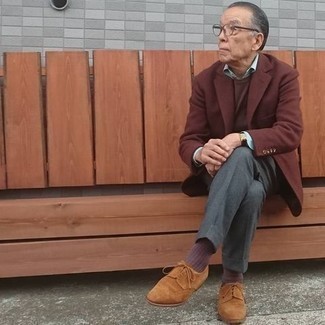 60 Jährige: Dunkelbraunes Sakko kombinieren – 21 Herbst Herren Outfits
