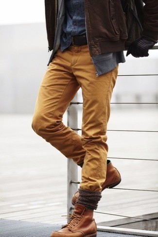 Welche Jeanshemden mit dunkelbrauner Bomberjacke zu tragen – 13 Herren Outfits