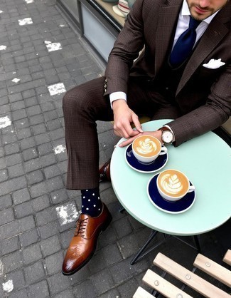 Dunkelbraunen Anzug mit Karomuster kombinieren – 59 Herren Outfits